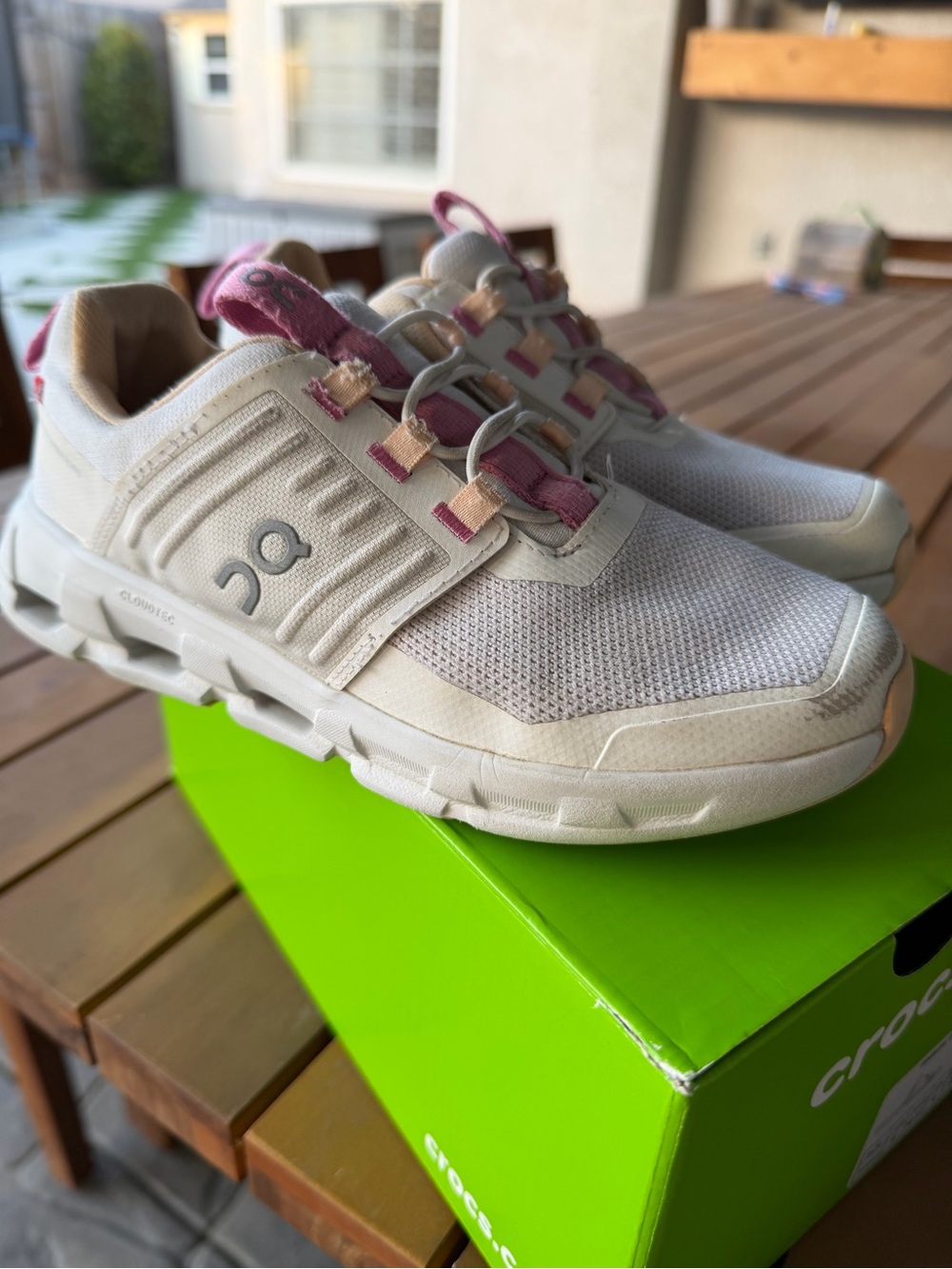 On Cloudswift kids size 1.5